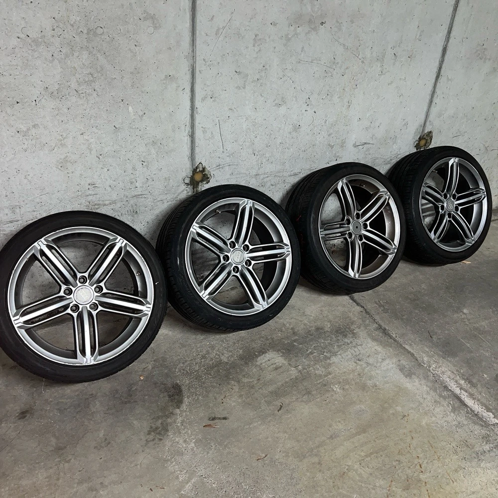 4x audi Felgen mit sommerreifen falken 225 40. 18