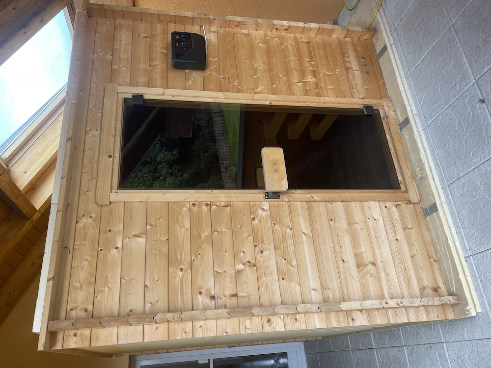 Außen Sauna - Isolierte Blockbohlen-Sauna mit neuem 9 kW Ofen