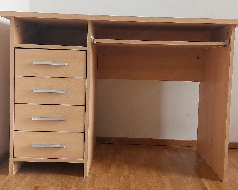 Schreibtisch