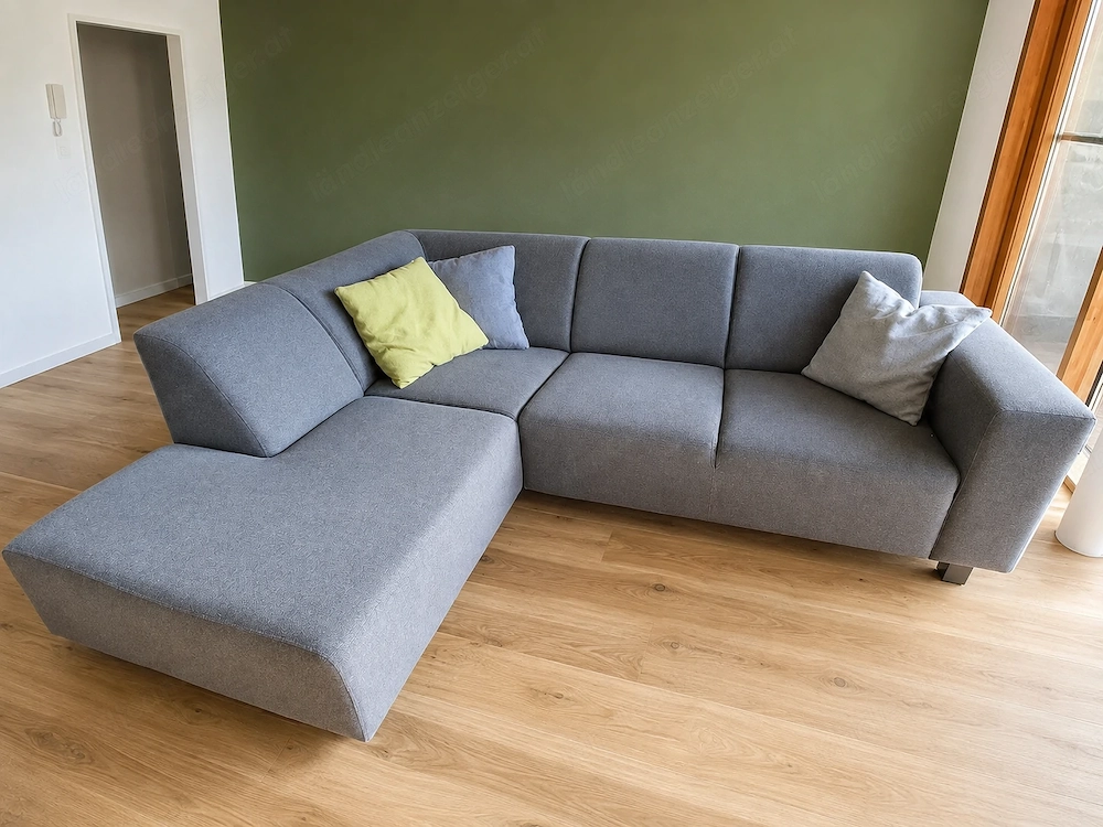 Schlichte IKEA Couch 