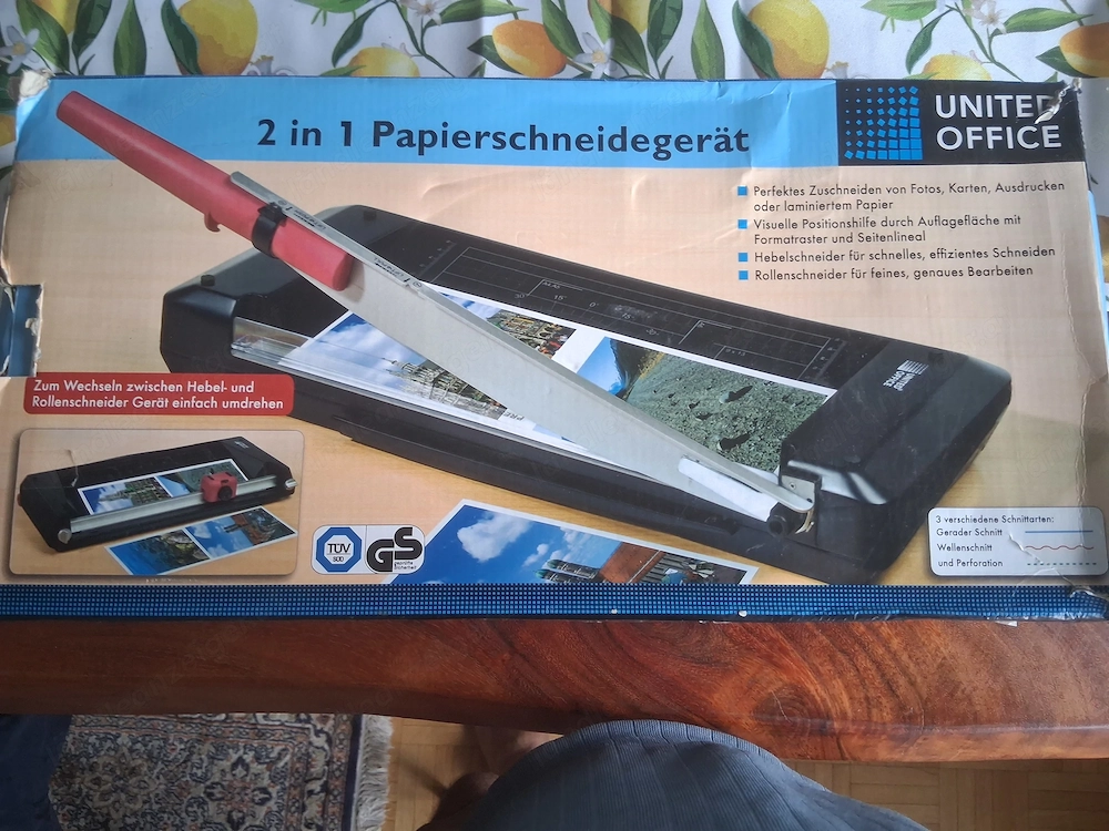 Papierschneidegerät mit Hebel- + Rollenschneider