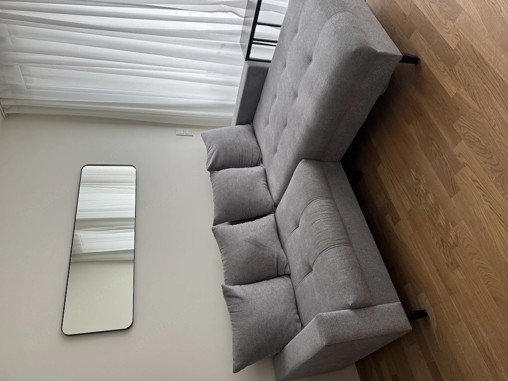 Couch von Mömax in grau