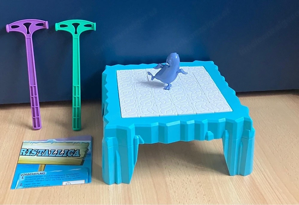 kinderspielsachen und büchlein