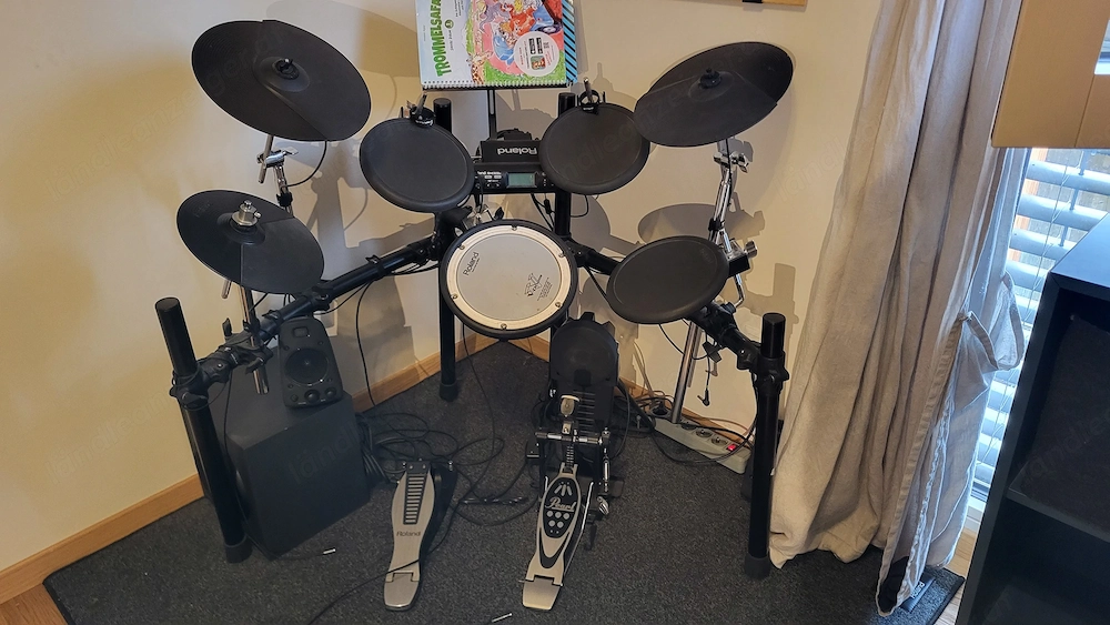 E-Drum Roland TD-4   kompaktes elektronisches Schlagzeug