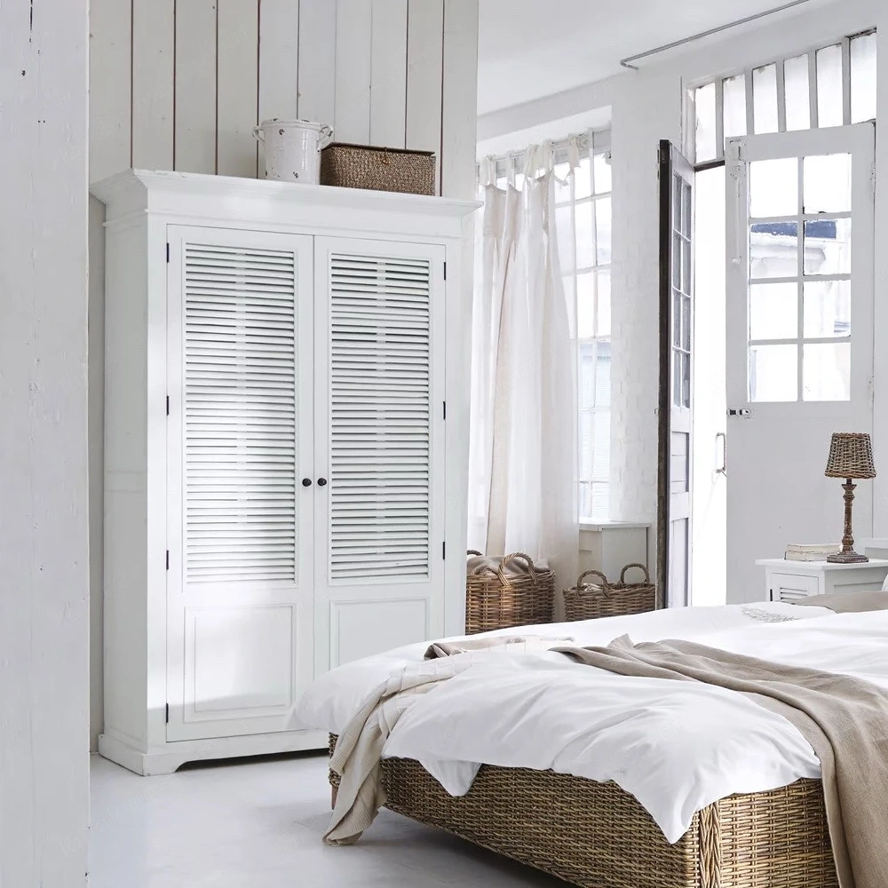 Kleiderschrank