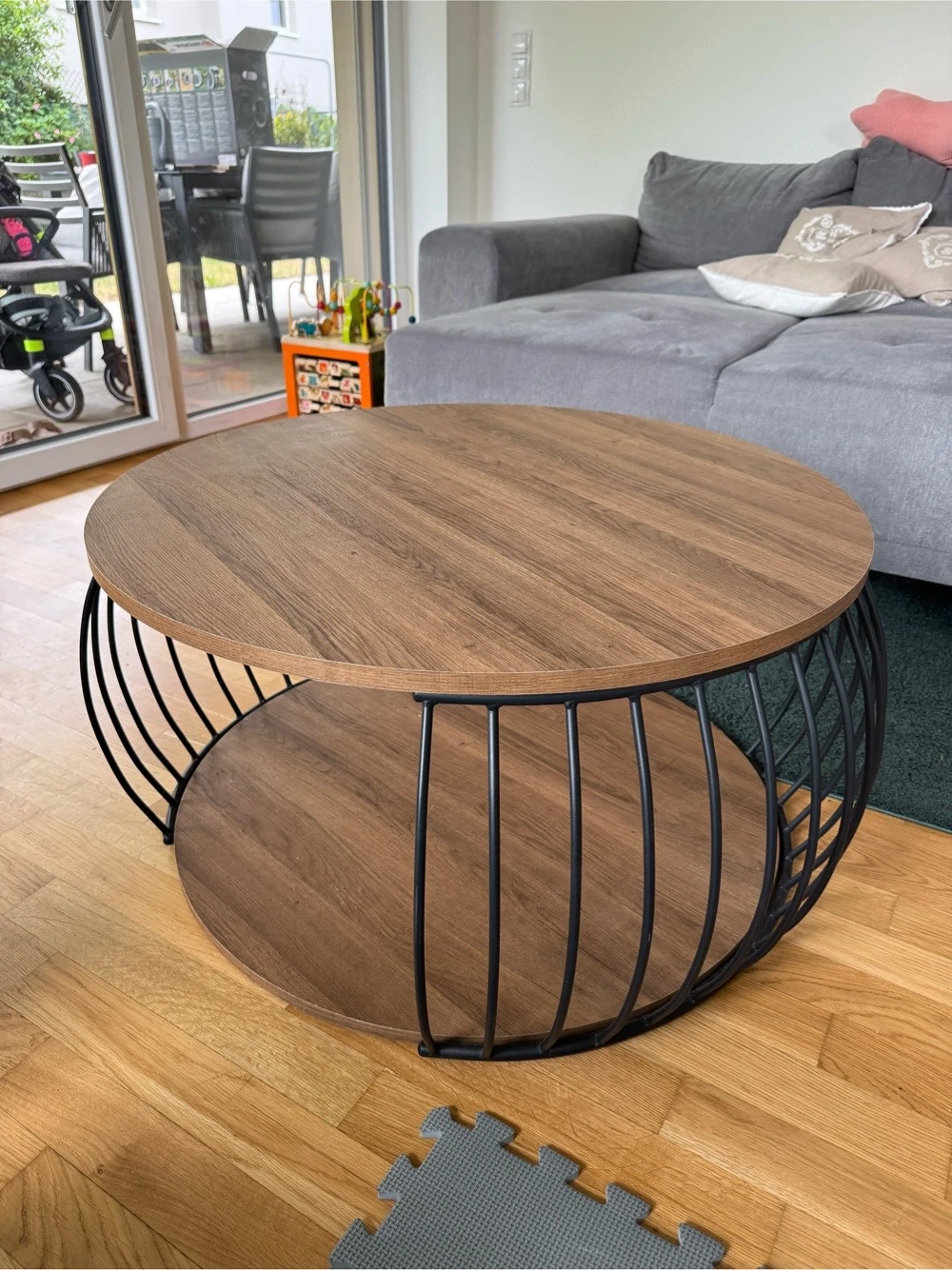 Couchtisch, Wohnzimmertisch, runder Tisch, Ablage