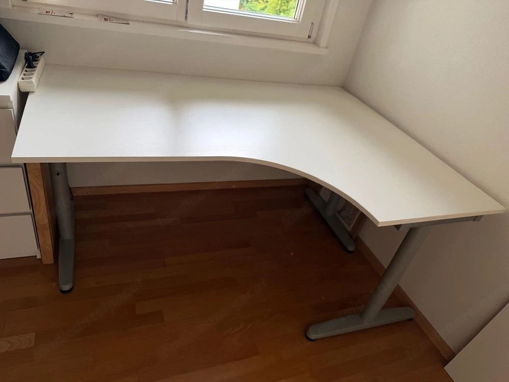 Schreibtisch zur Abholung 