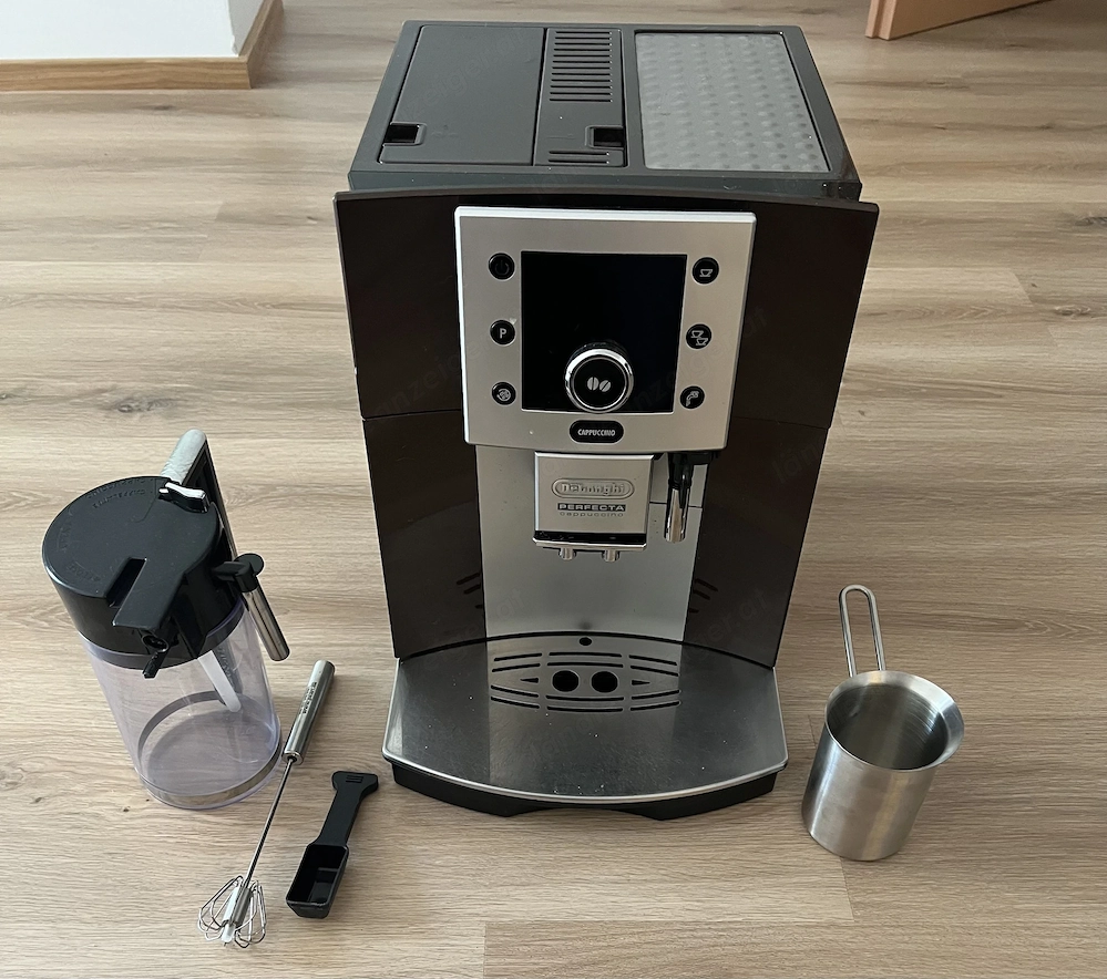 De Longhi Perfecta Cappuccino ESAM 5550.BW