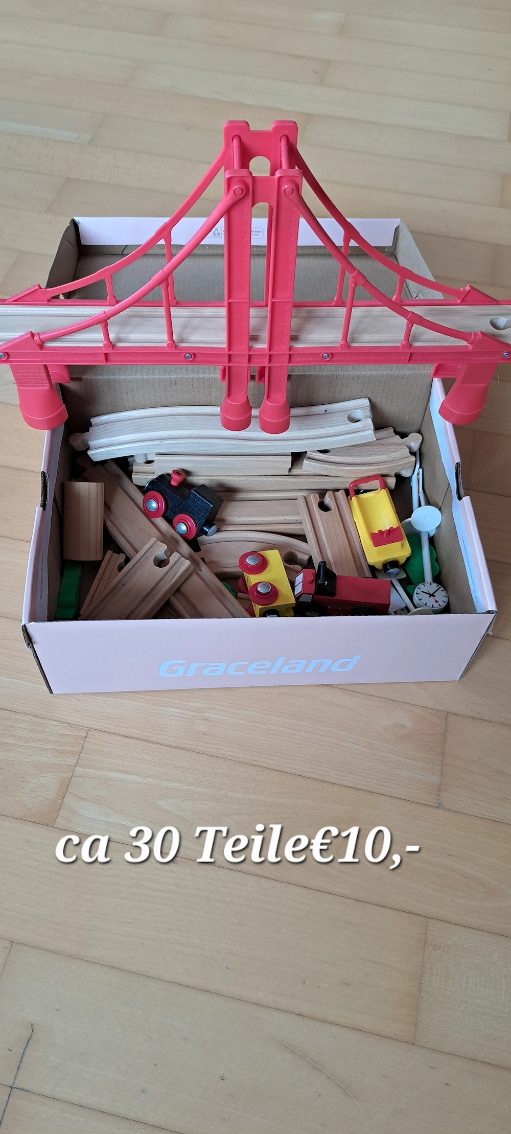 Holzzug ca 30 Teile