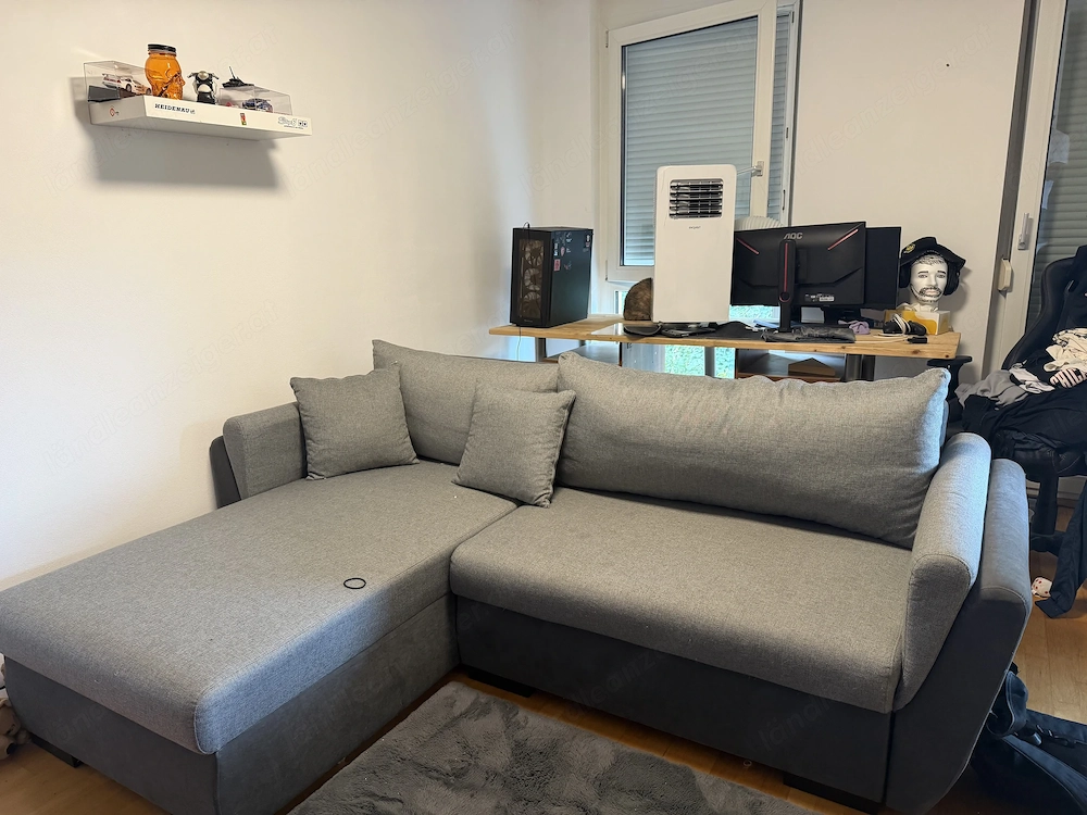 Sofa inklusive kissen und stauraum 