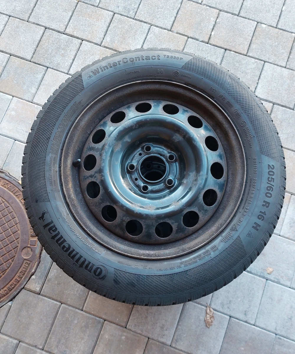 Reifen Continental 205 60 R16 für zB Citroen C4 Picasso mit Felge