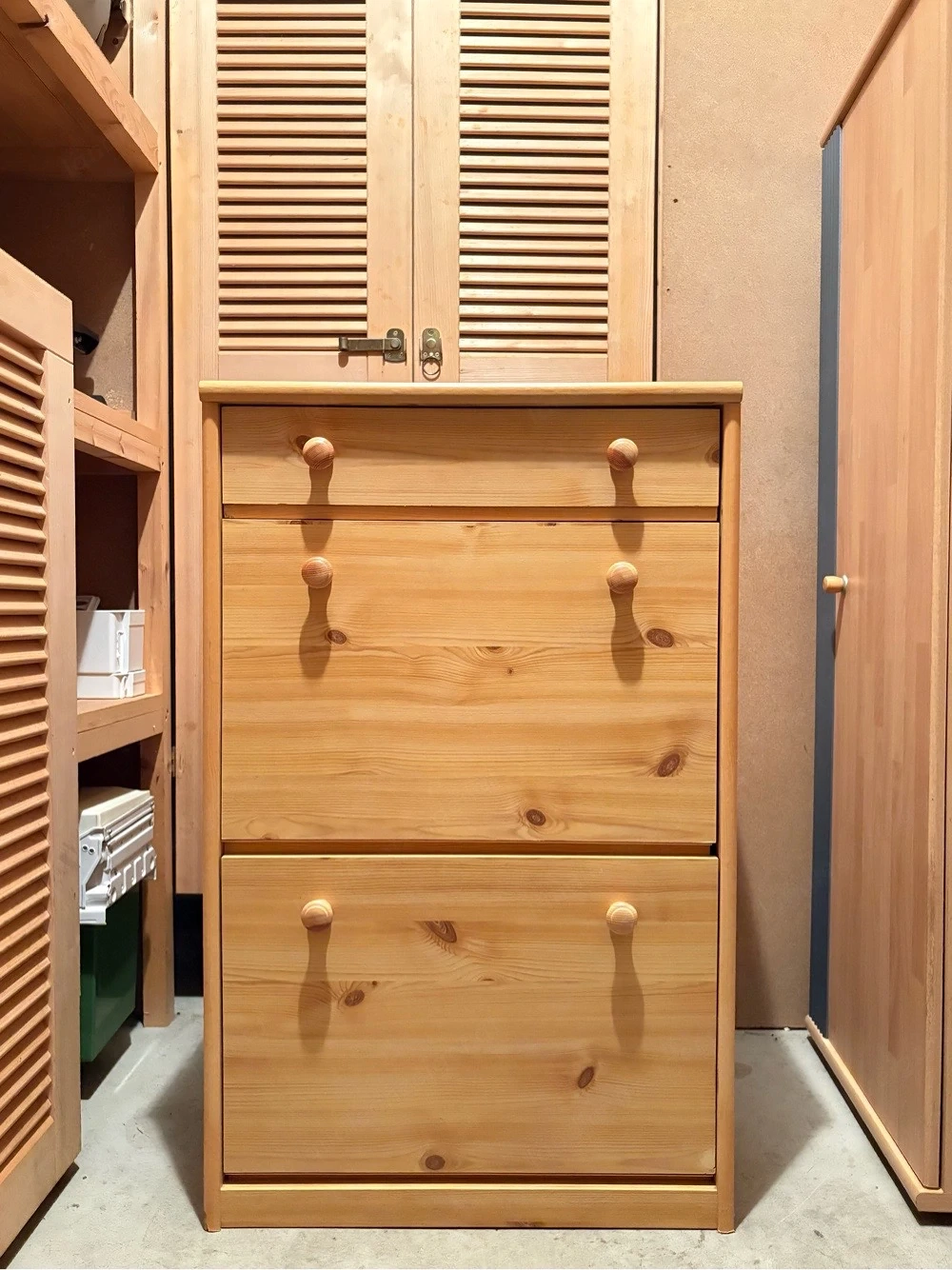 Schuhschrank in Holzoptik mit Schublade   sehr guter Zustand
