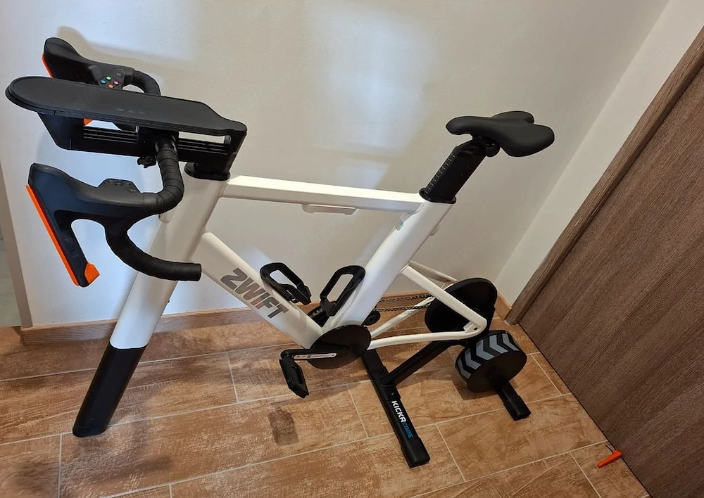 Zwift Ride + Wahoo KICKR CORE 2 Top Zustand