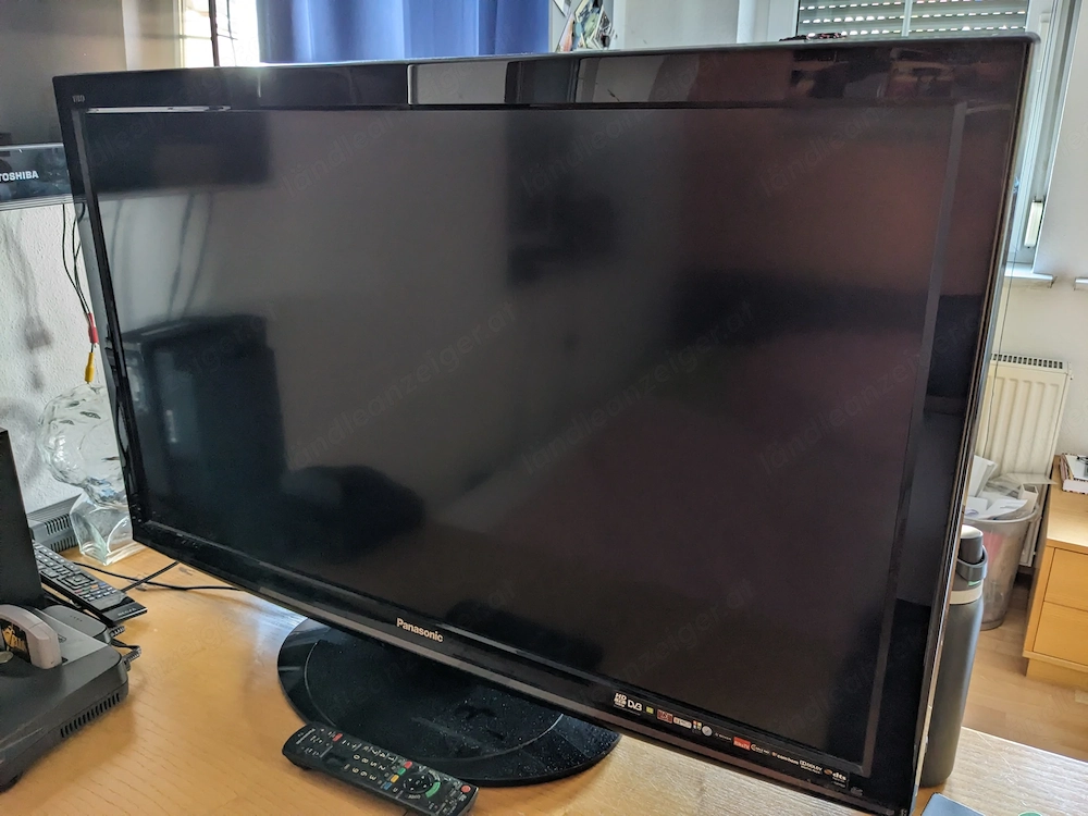 Panasonic LCD Fernseher 42"