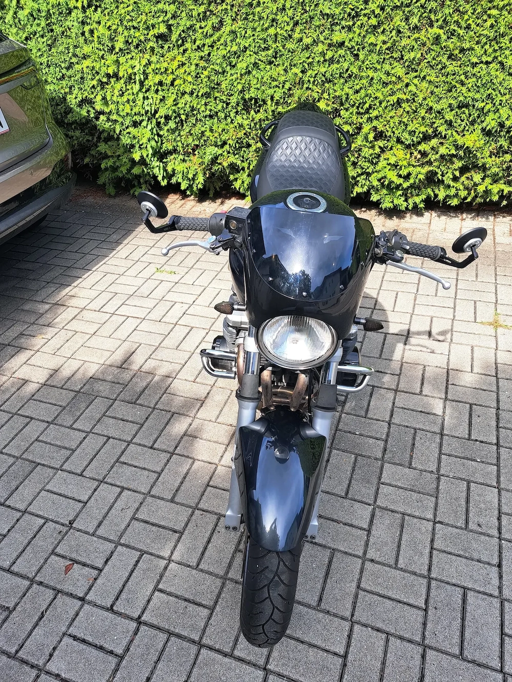 Kawasaki ZR-7 Café Racer