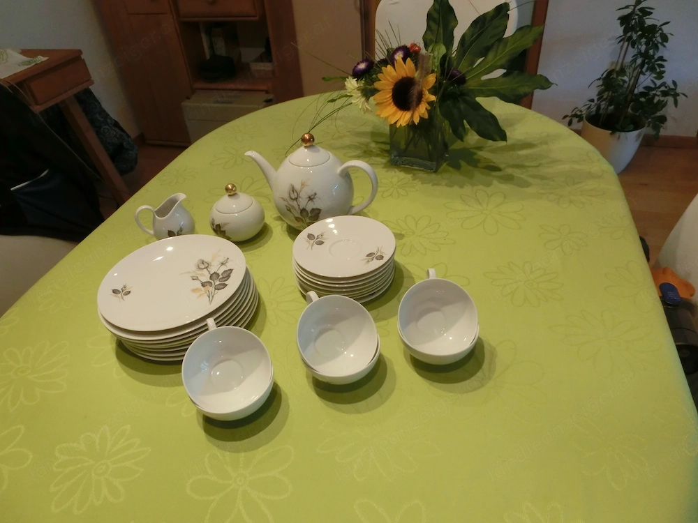 Teeservice zu verkaufen