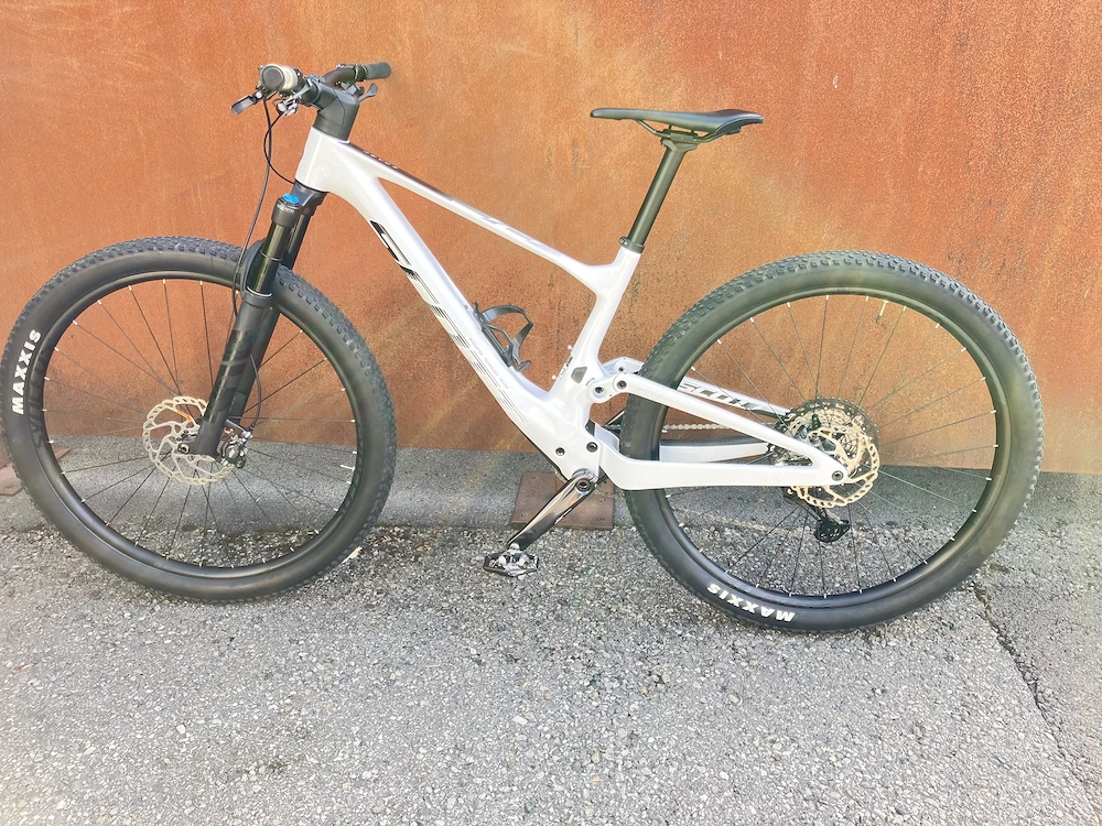 Scott Spark RC Team 2024 29 Zoll Gr. M WIE NEU ! (Neupreis 5.000 Euro)