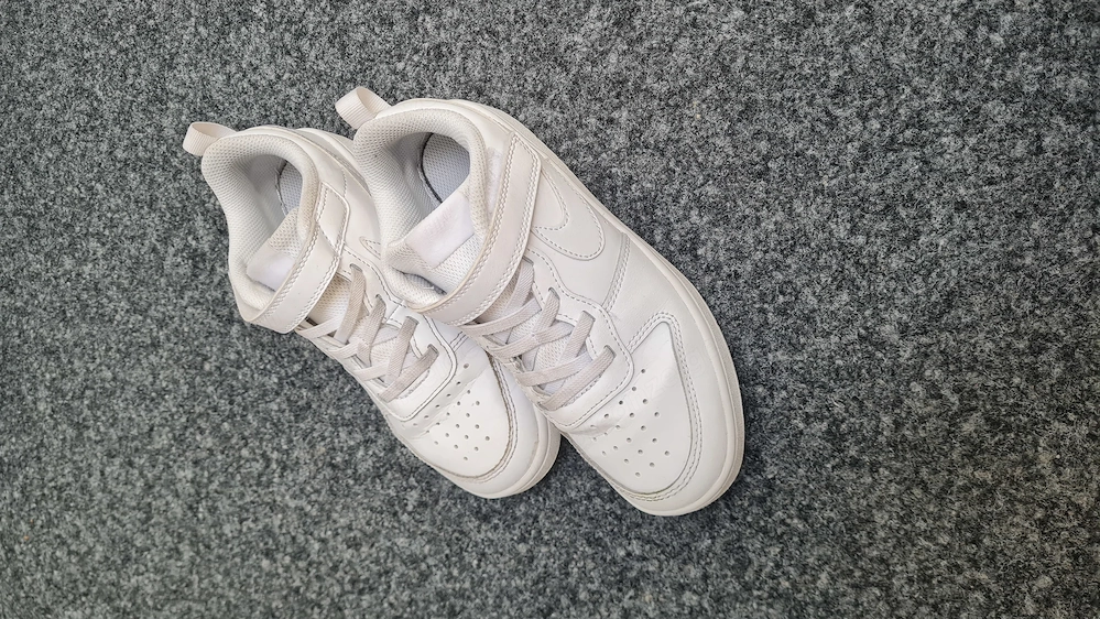 Nike Sportschuh Gr 33,5, weiß