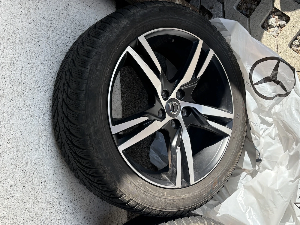 Volvo XC40 Winterkompletträder   Top-Zustand, nur 1 Saison gefahren!