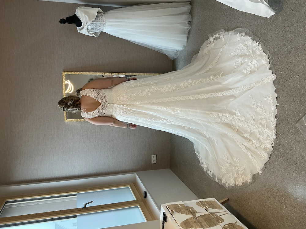 Hochzeitskleid in Größe 44-46