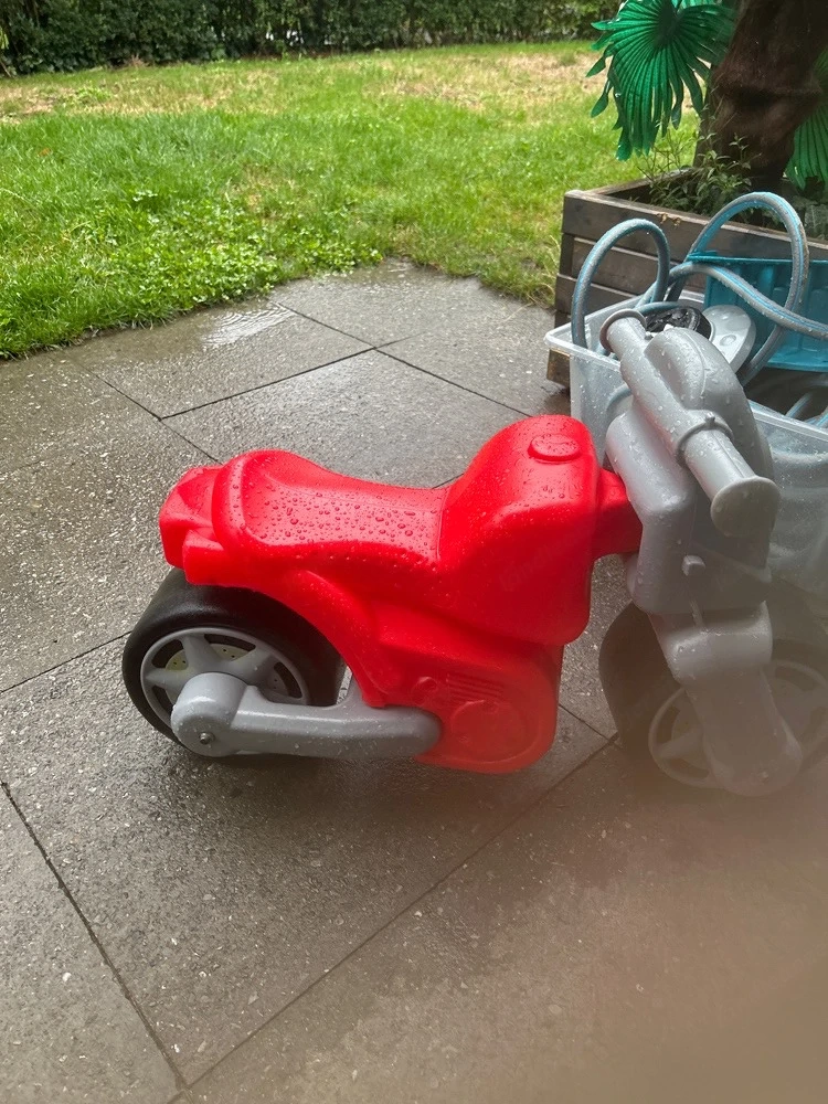 Rody Hüpftier und Laufmotorrad