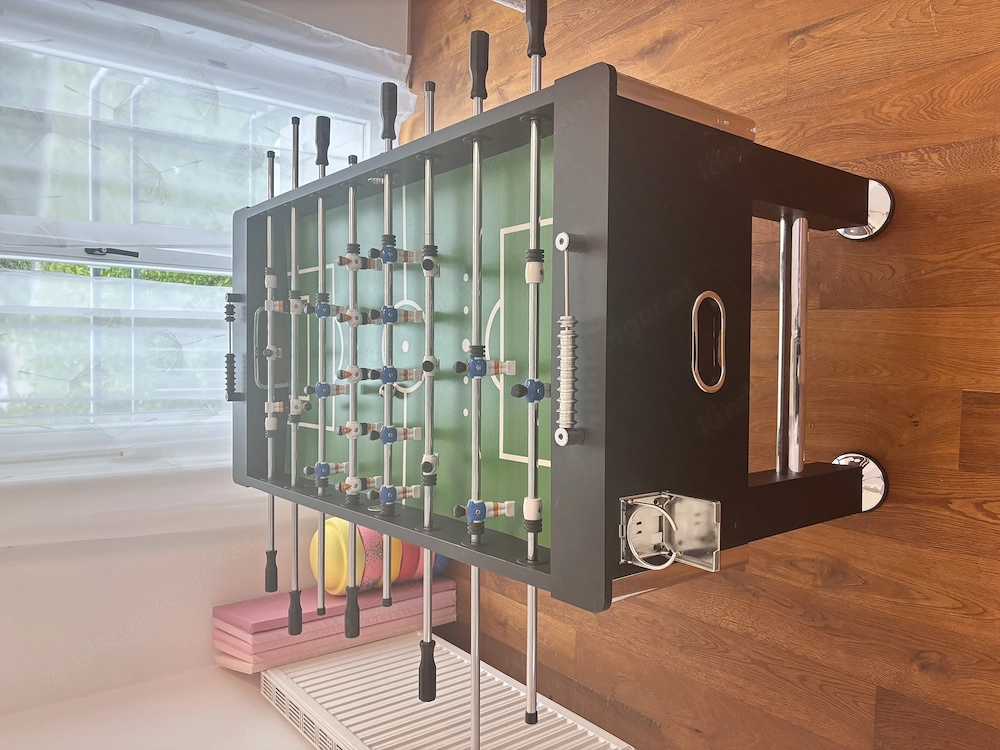 Tischfußballkasten