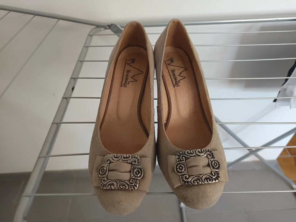 Dirndl Pumps von Hirschkogel