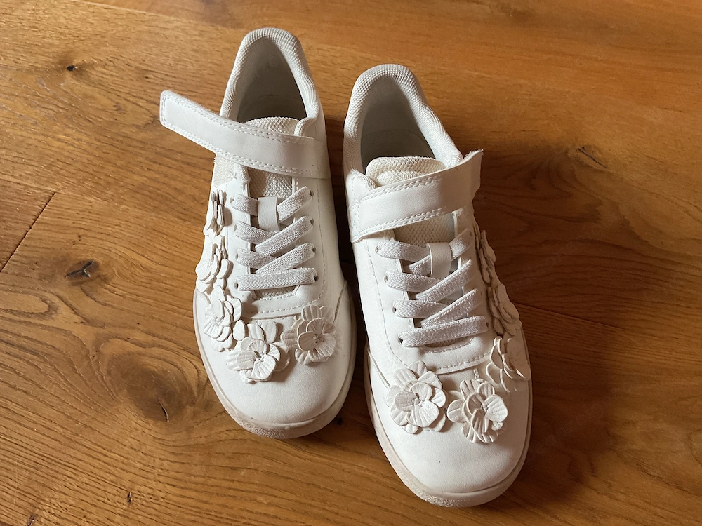 Elegante Kinderschuhe von H&M 