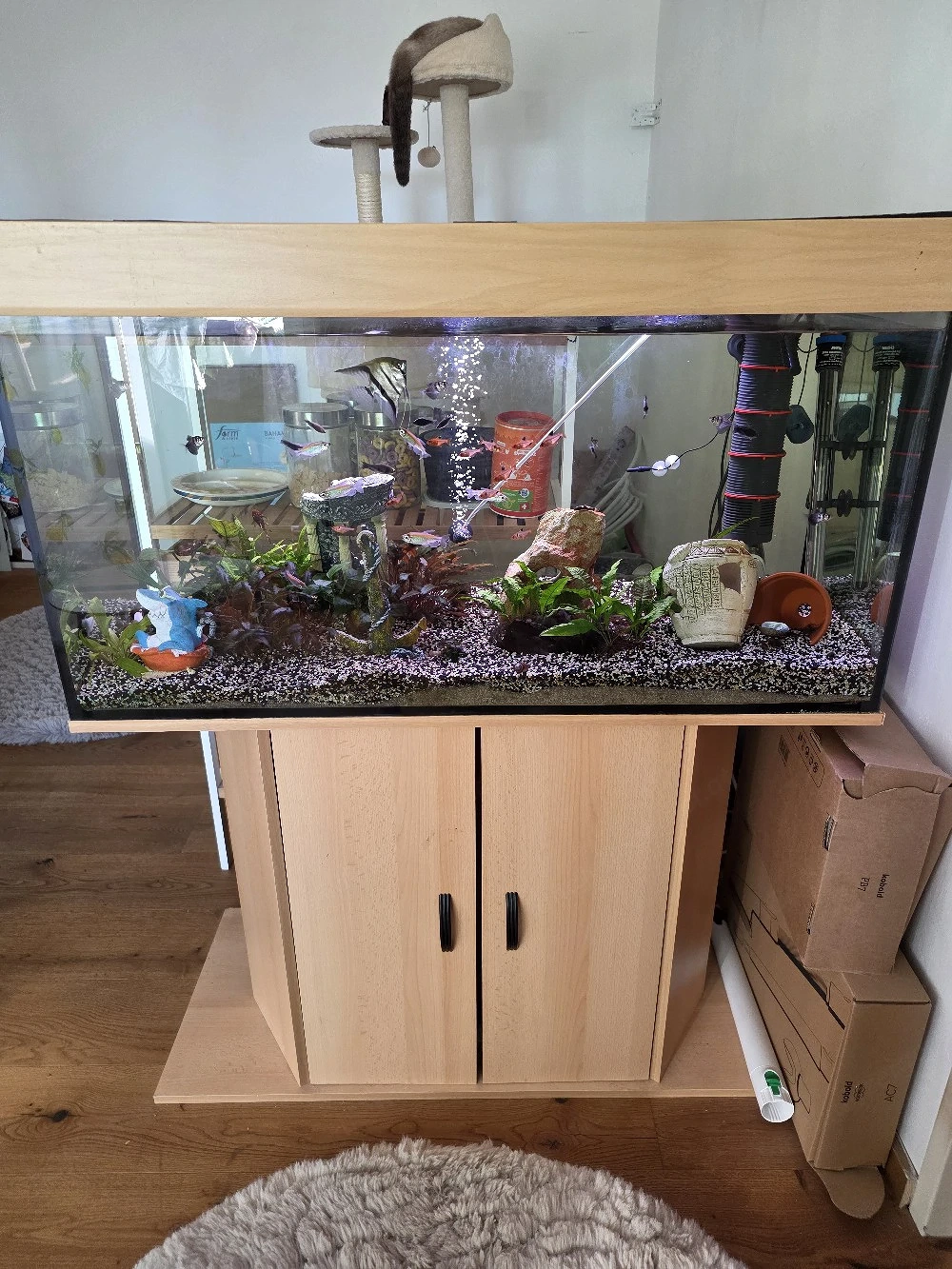 Aquarium mit Unterschrank 