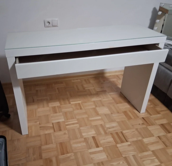 Verschenke Schminktisch