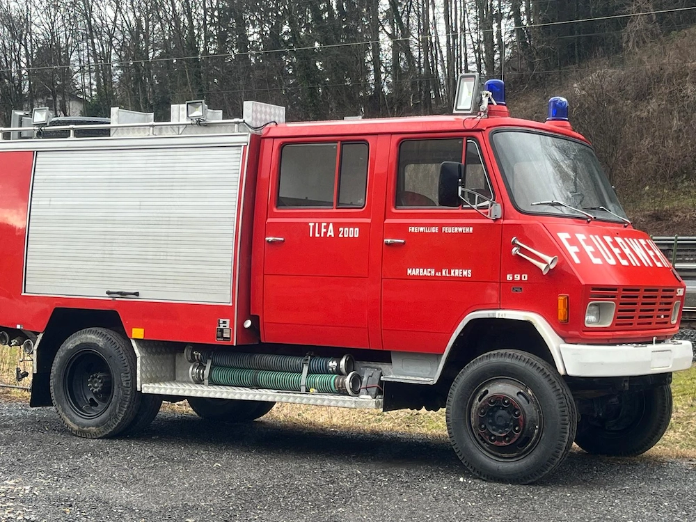 Feuerwehr Auto Steyr 690