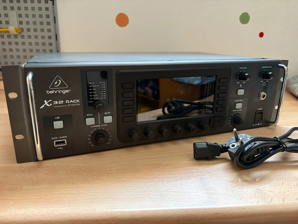Behringer X32 Rack Digitalmischpult in einwandfreiem Zustand