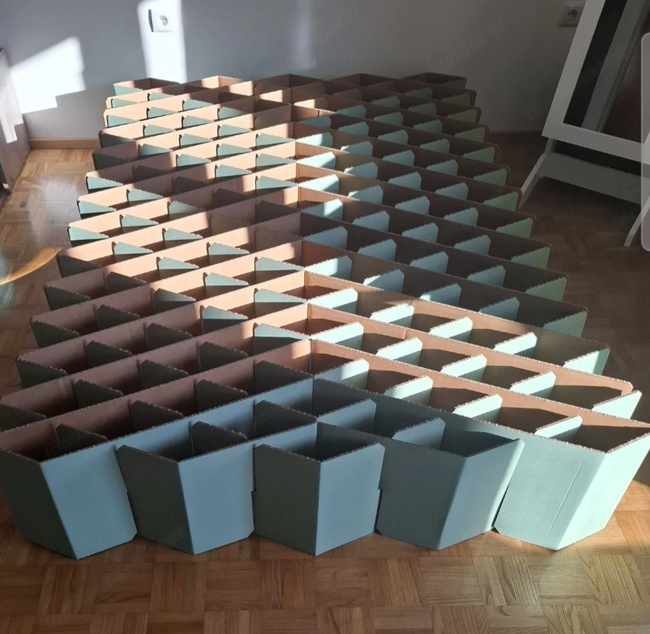 Room in a box Bett
