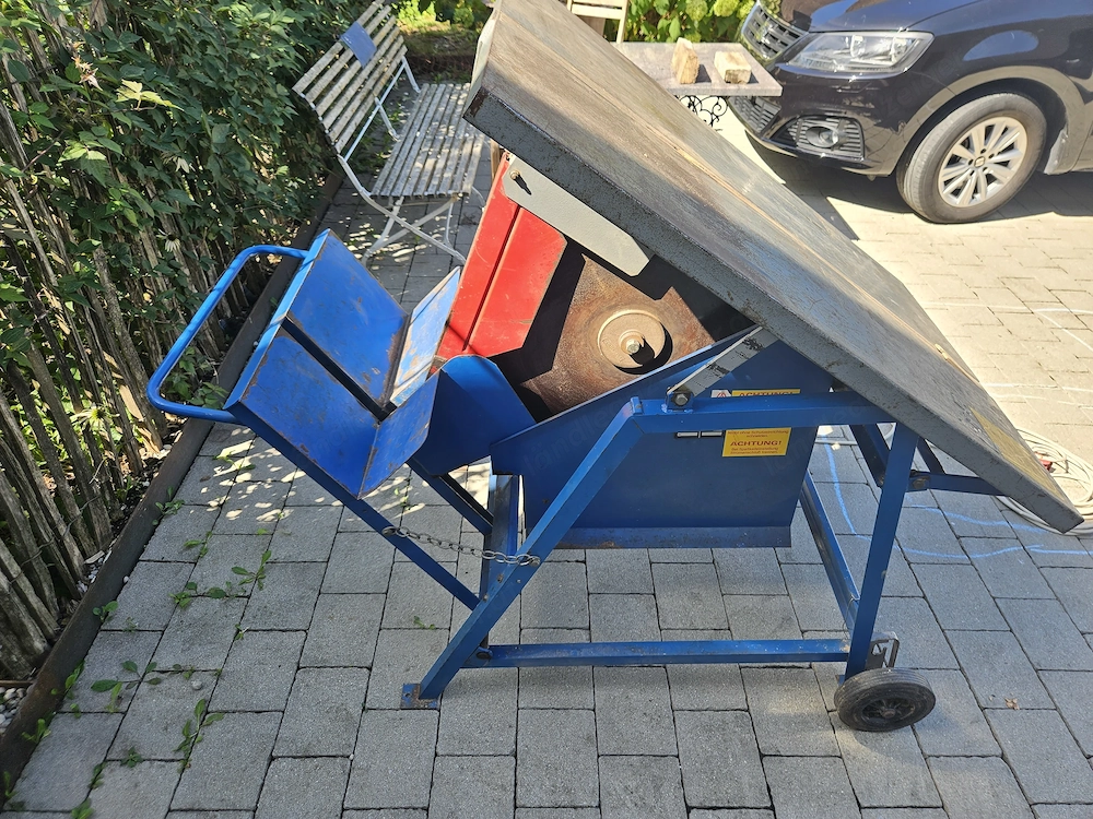 Tisch-Wippkreissäge mit Ersatzblatt