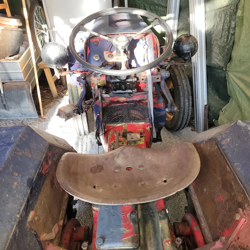 Verkaufe schmallspur Traktor 