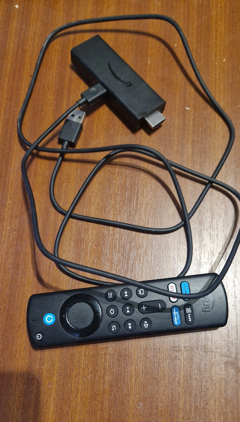 Amazon Fire TV Stick inklusive Fernbedienung.