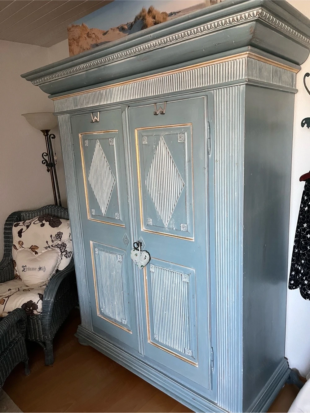 Wunderschöner Shabby Chic Bauernschrank   Massivholzschrank (Blau-Grau)