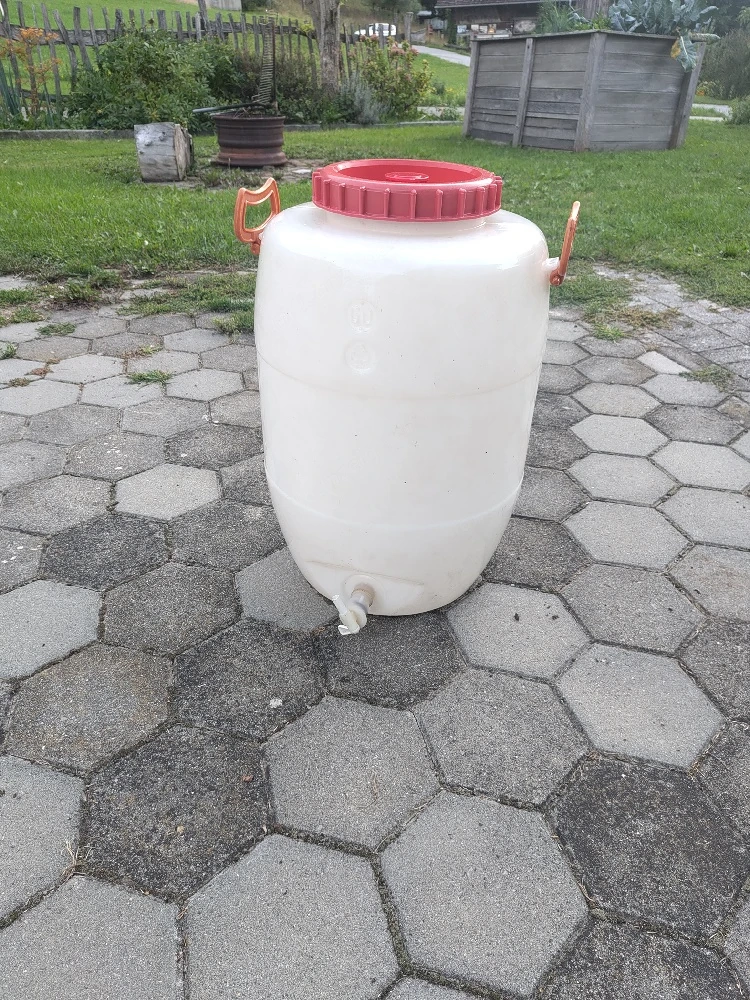 8x 60 Liter Fässer