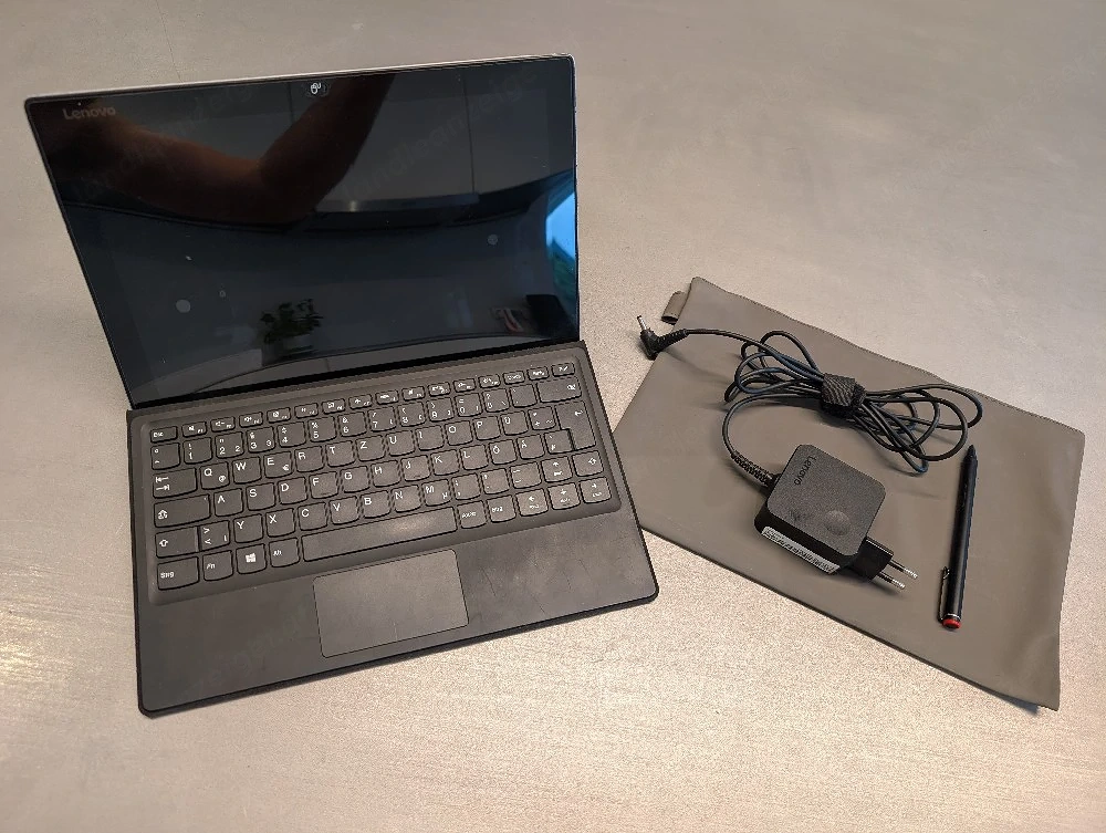 Lenovo MIIX 510 2-in-1 Convertible (i5, 8GB RAM, 256GB SSD) + Stift & Hülle
