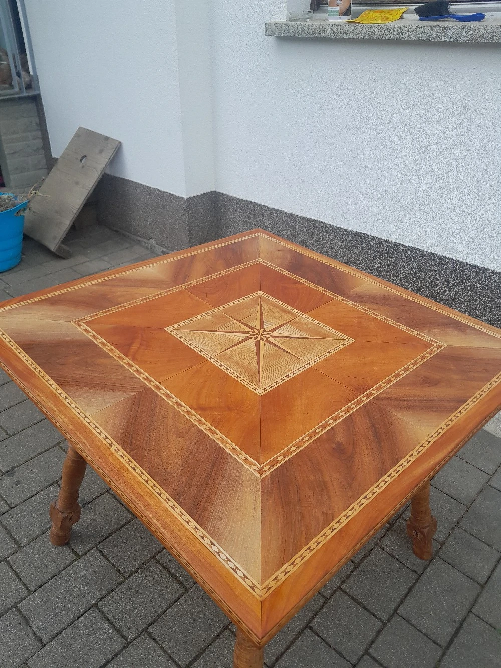 Alter Holztisch