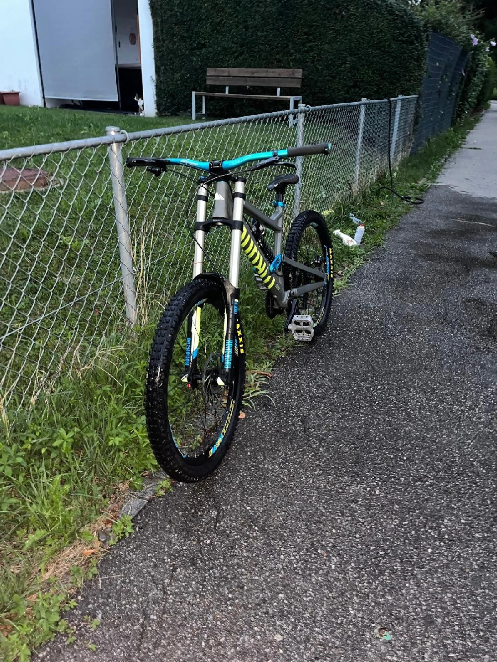 canyon downhill 