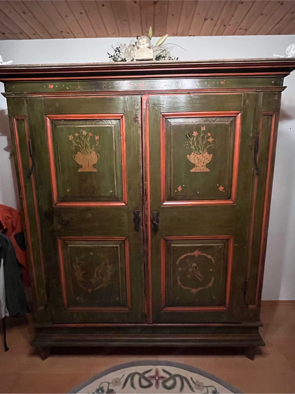 Antiker Bauernschrank von 1803   Bemalt, Biedermeier   Volkskunst grün