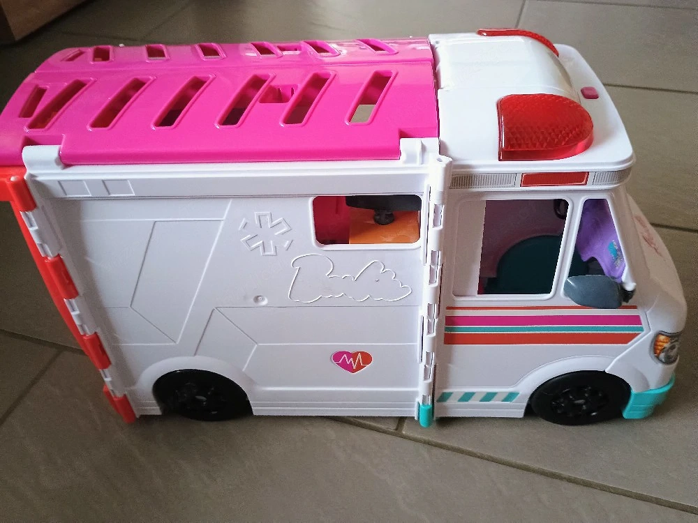 Barbie Rettungsbus