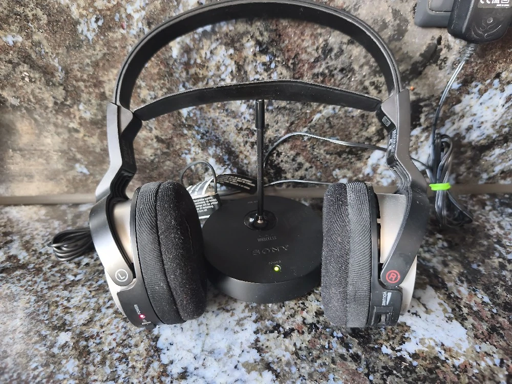 Sony Kopfhörer TMR-RF810R