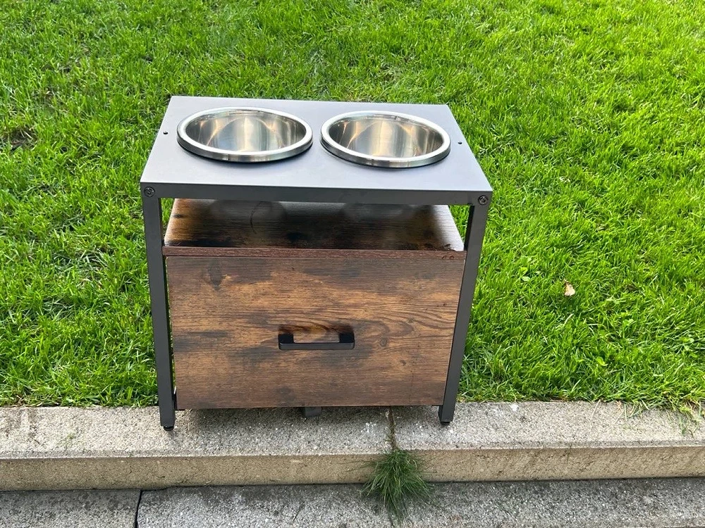 Hunde Futter Station