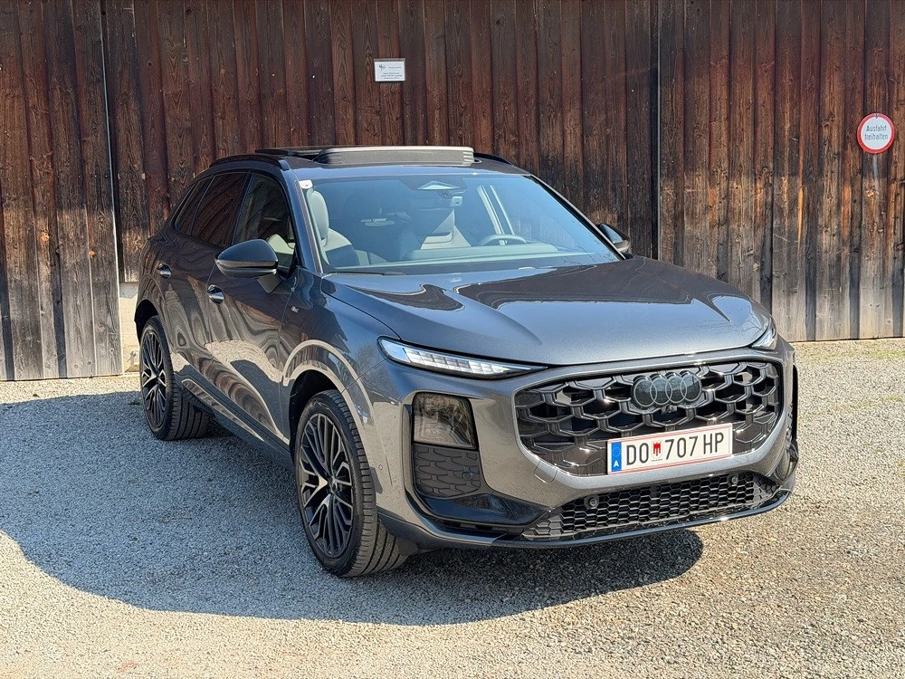 Audi Q3 Sline - Techpaket Plus, Anhängekupplung, Panoramadach uvm. nur 250km