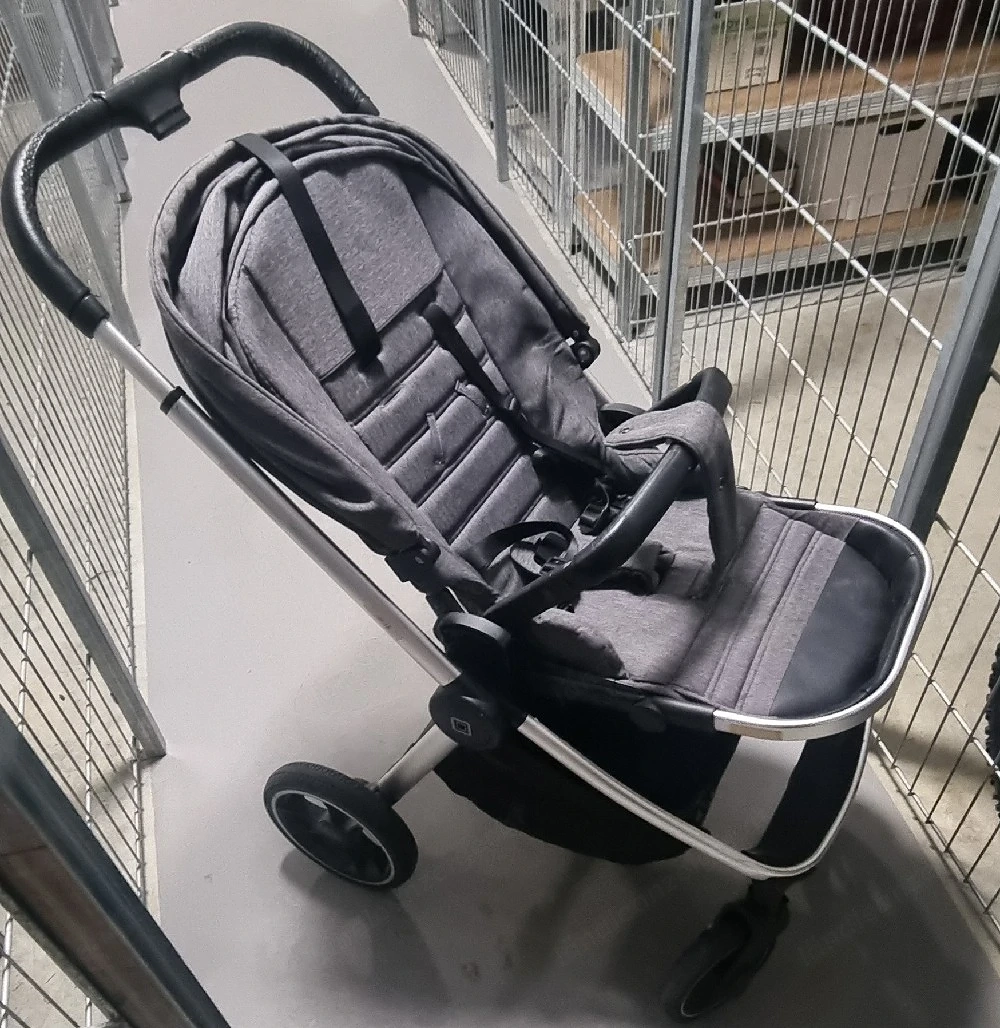 Kinderwagen mit Wanne und Sportsitz