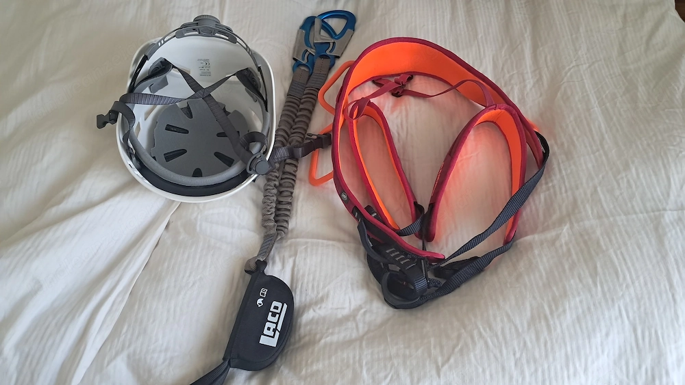 Klettersteigset XS, mit Helm, Sicherheitskarabiner