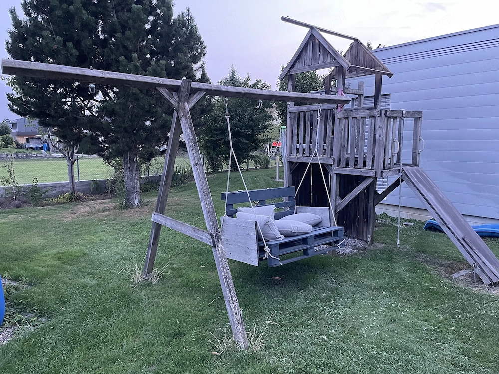 Alten Winnetoo Schaukel- und Spielturm ist gegen der Abbau gratis abzugeben 