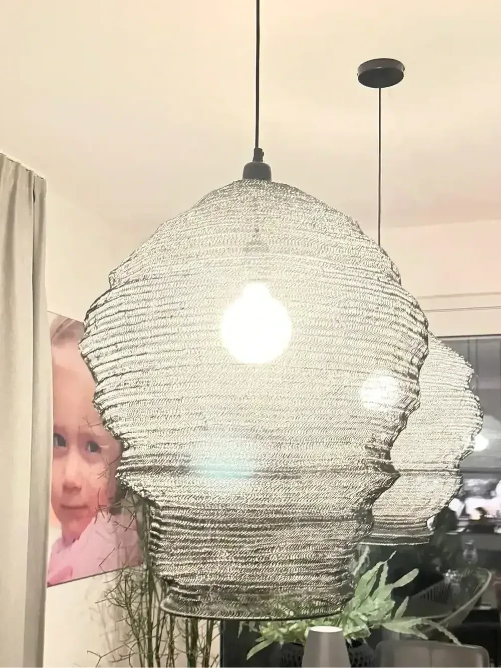 2 Lampen aus Drahtgeflecht
